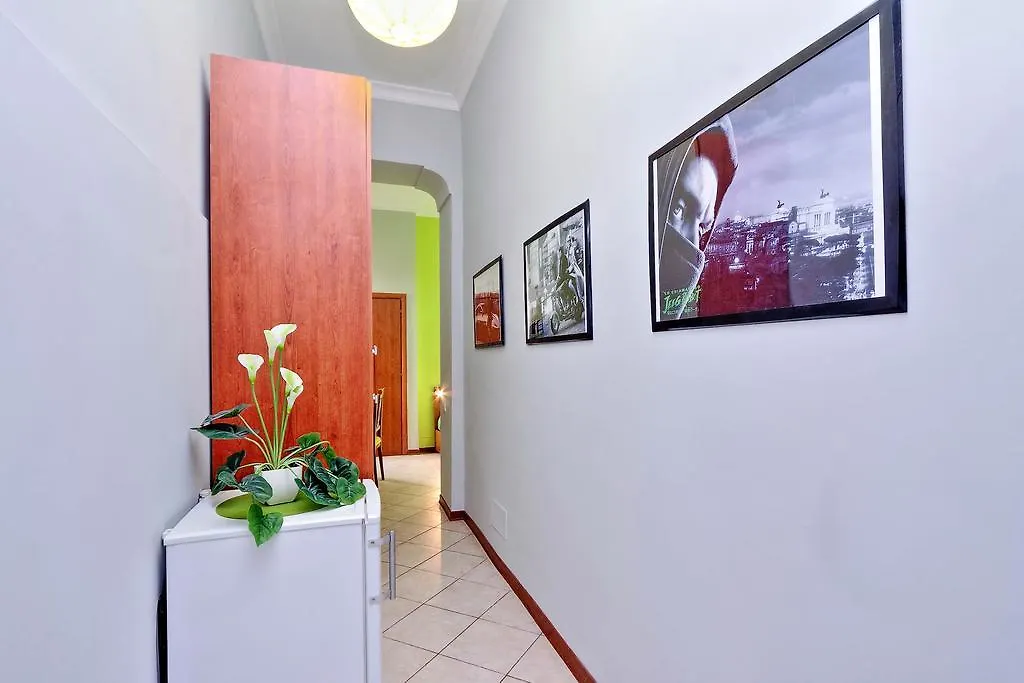 Lucky Home Rooms Rom 0*,  Italien
