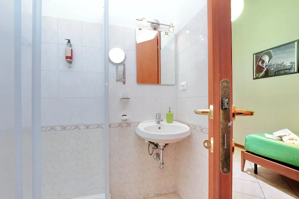 Lucky Home Rooms Rom 0*,  Italien