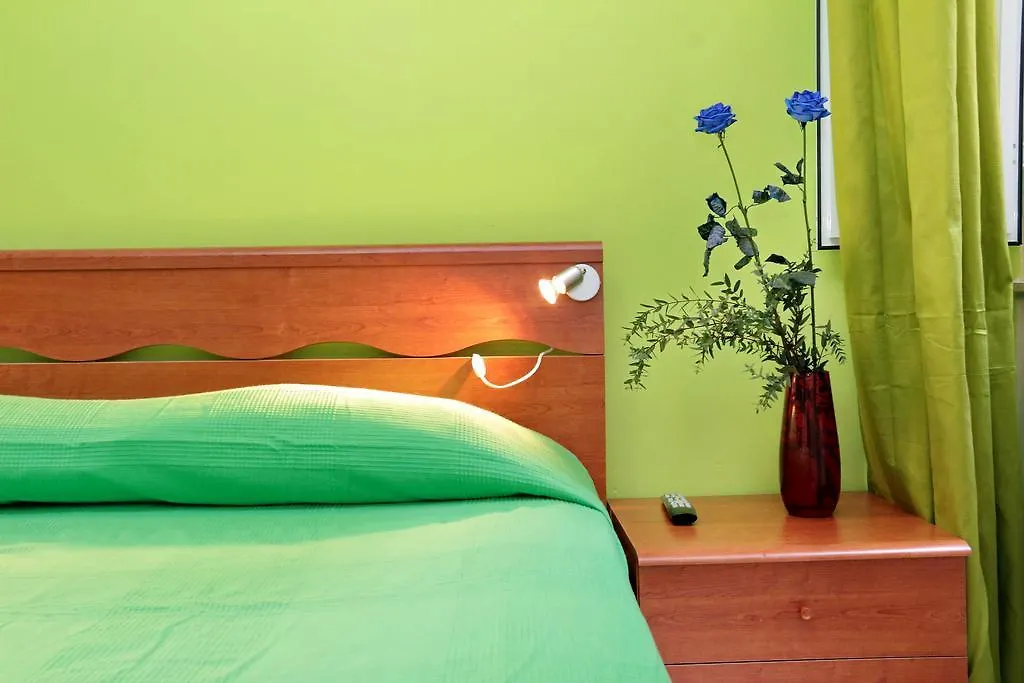 Lucky Home Rooms Rome